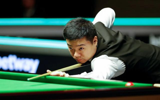 卢伟采访 卢伟采访